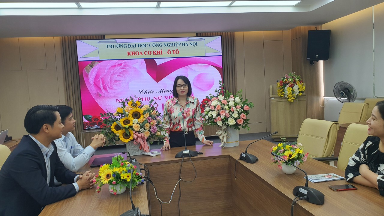 Ấm áp buổi gặp mặt chúc mừng Ngày phụ nữ Việt Nam 20-10 Khoa Công nghệ ô tô – Cơ khí