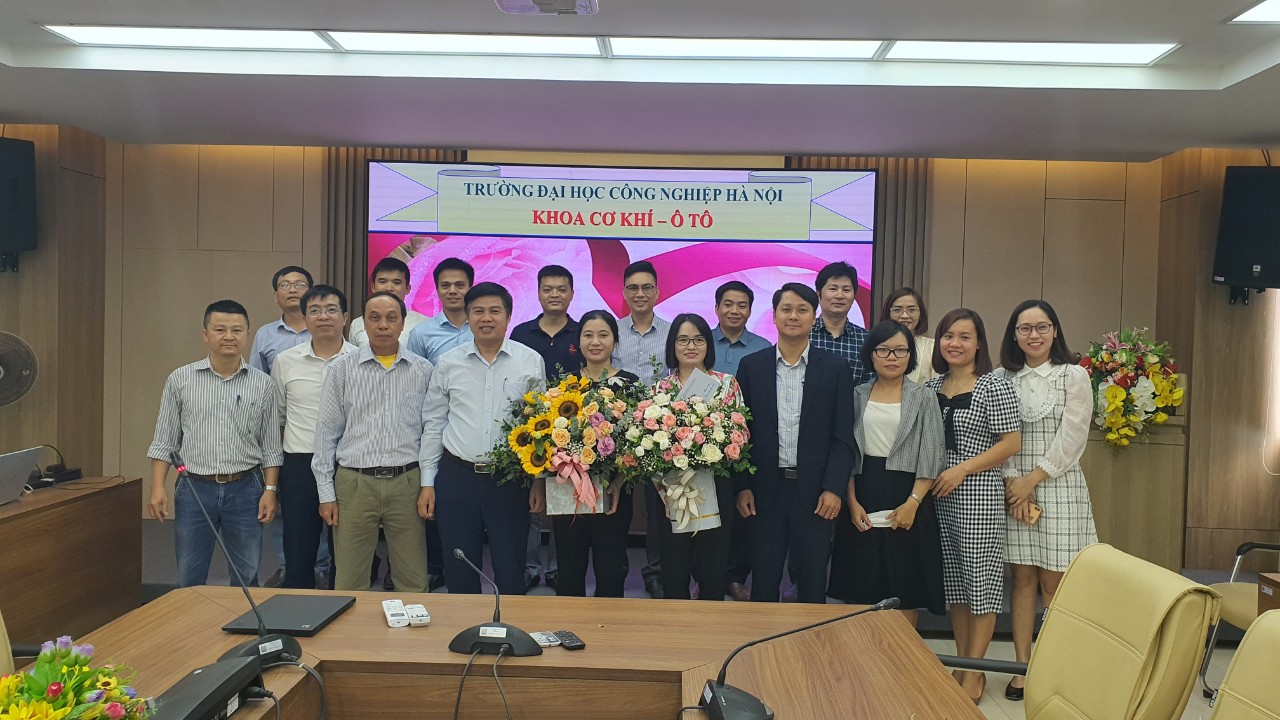 Ấm áp buổi gặp mặt chúc mừng Ngày phụ nữ Việt Nam 20-10 Khoa Công nghệ ô tô – Cơ khí