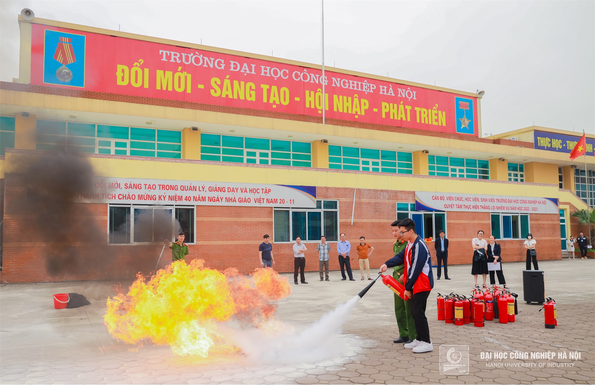 Sinh viên Khoa Công nghệ ô tô đạt giải ba cuộc thi về công tác phòng cháy chữa cháy và cứu hộ cứu nạn năm 2023