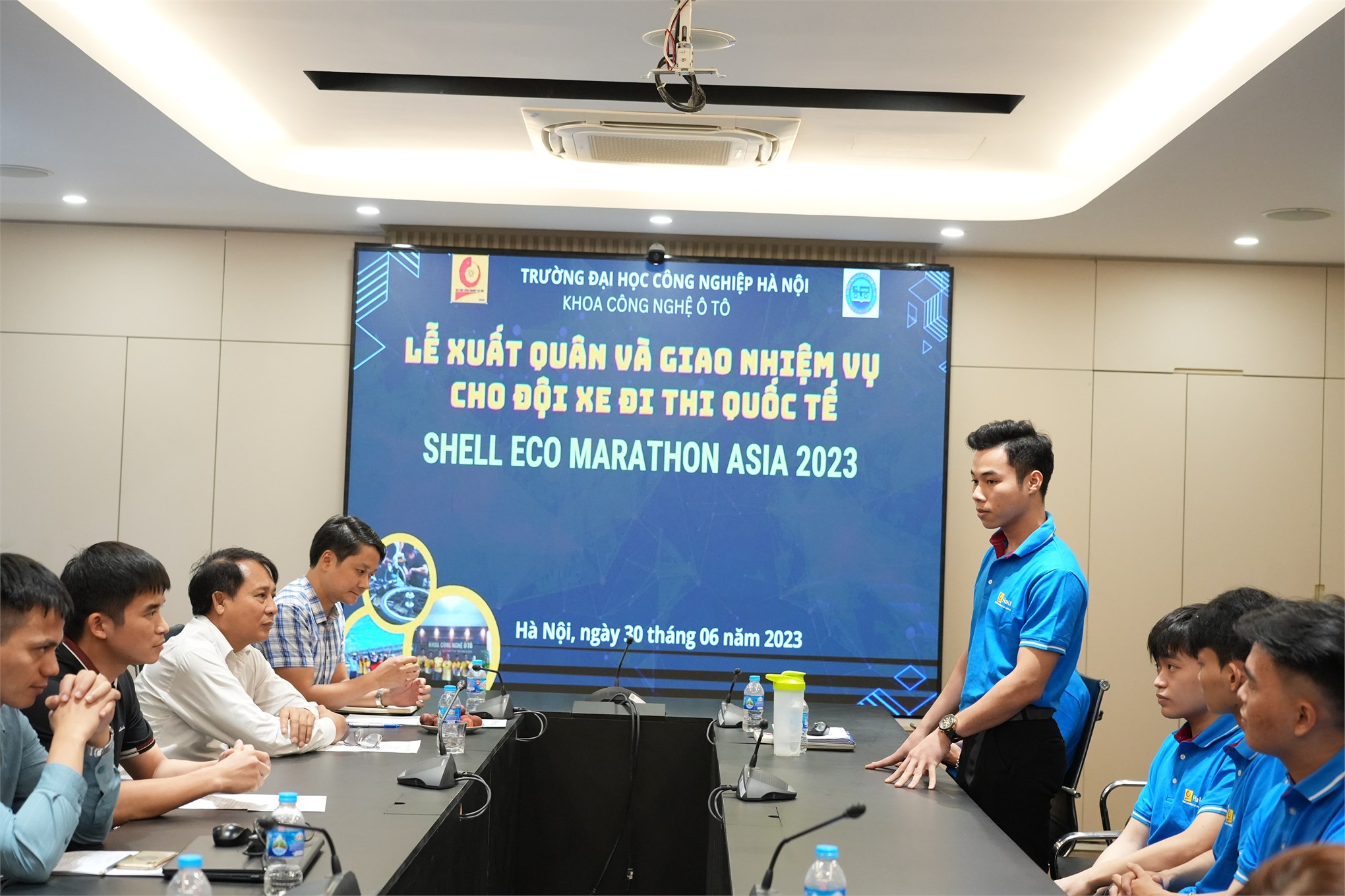 Lễ xuất quân và giao nhiệm vụ cho đội xe đi thi quốc tế Shell Eco Marathong Asia 2023